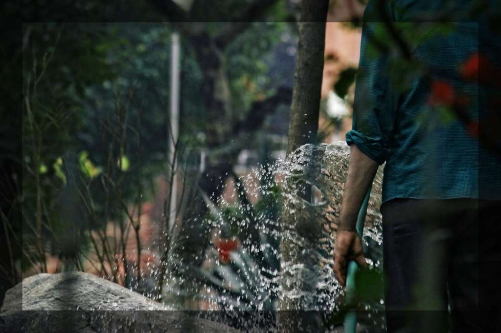 Fluid world; Rocks and&nbsp;People